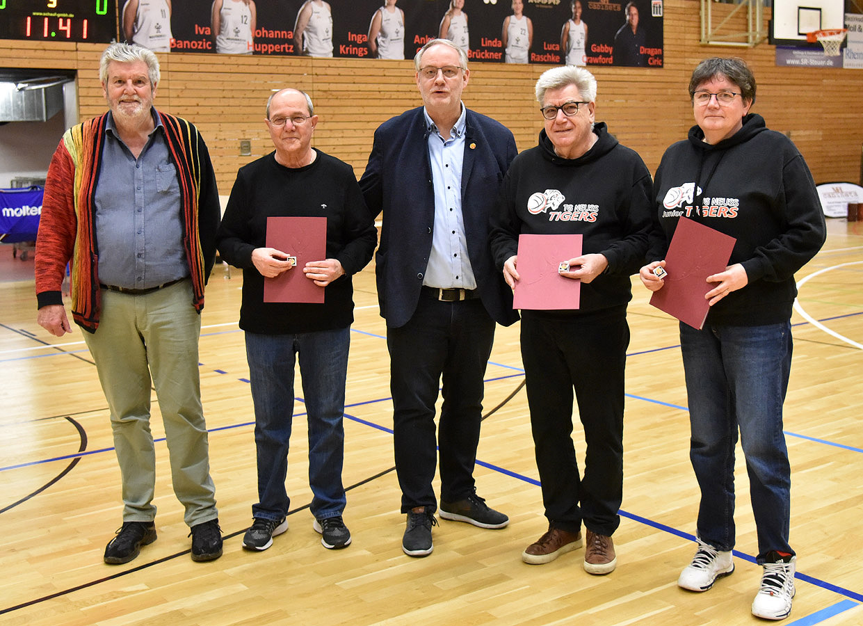 Read more about the article WBV-Ehrungen bei TG Neuss Tigers Sieg