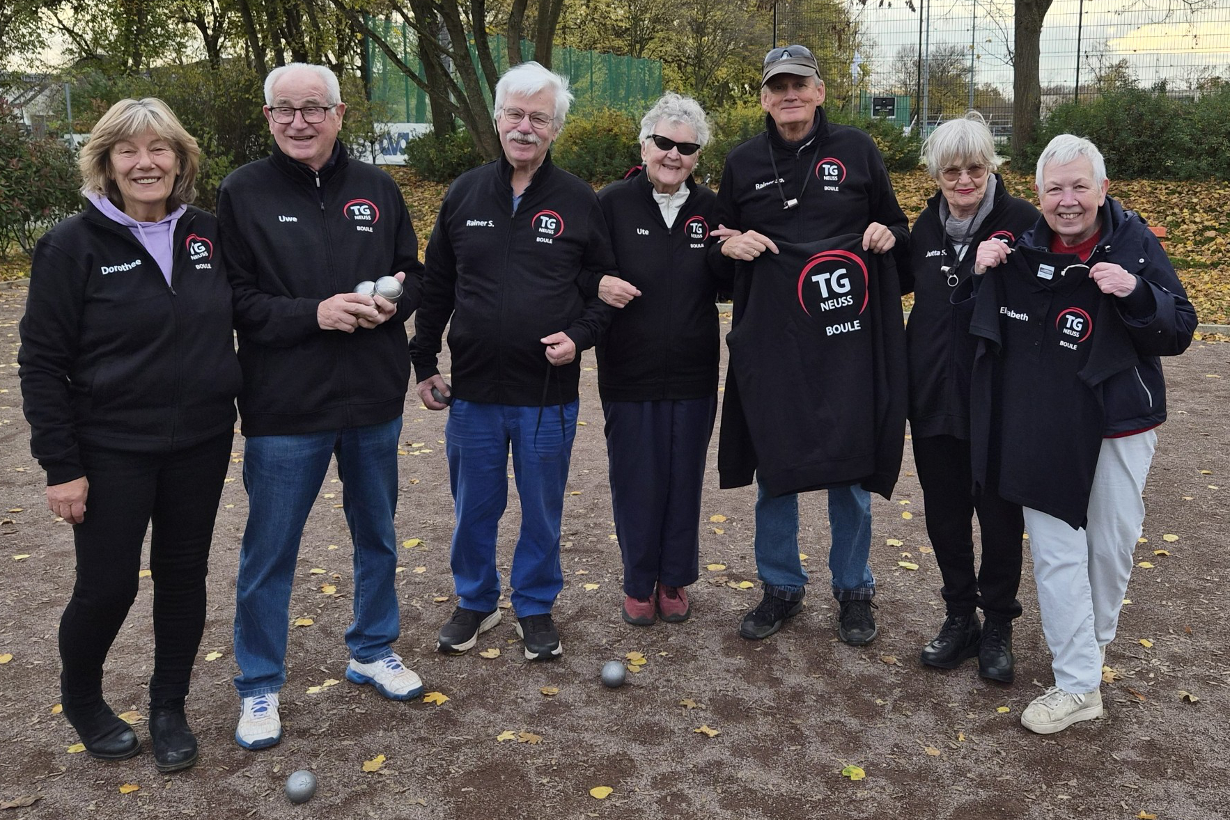Du betrachtest gerade TG BoulerInnen mit einheitlichem Outfit