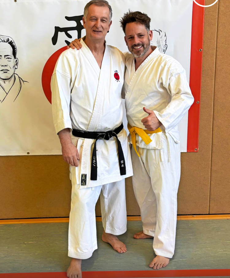 Du betrachtest gerade Alles was zählt Schauspieler trainiert Karate bei der TG Neuss