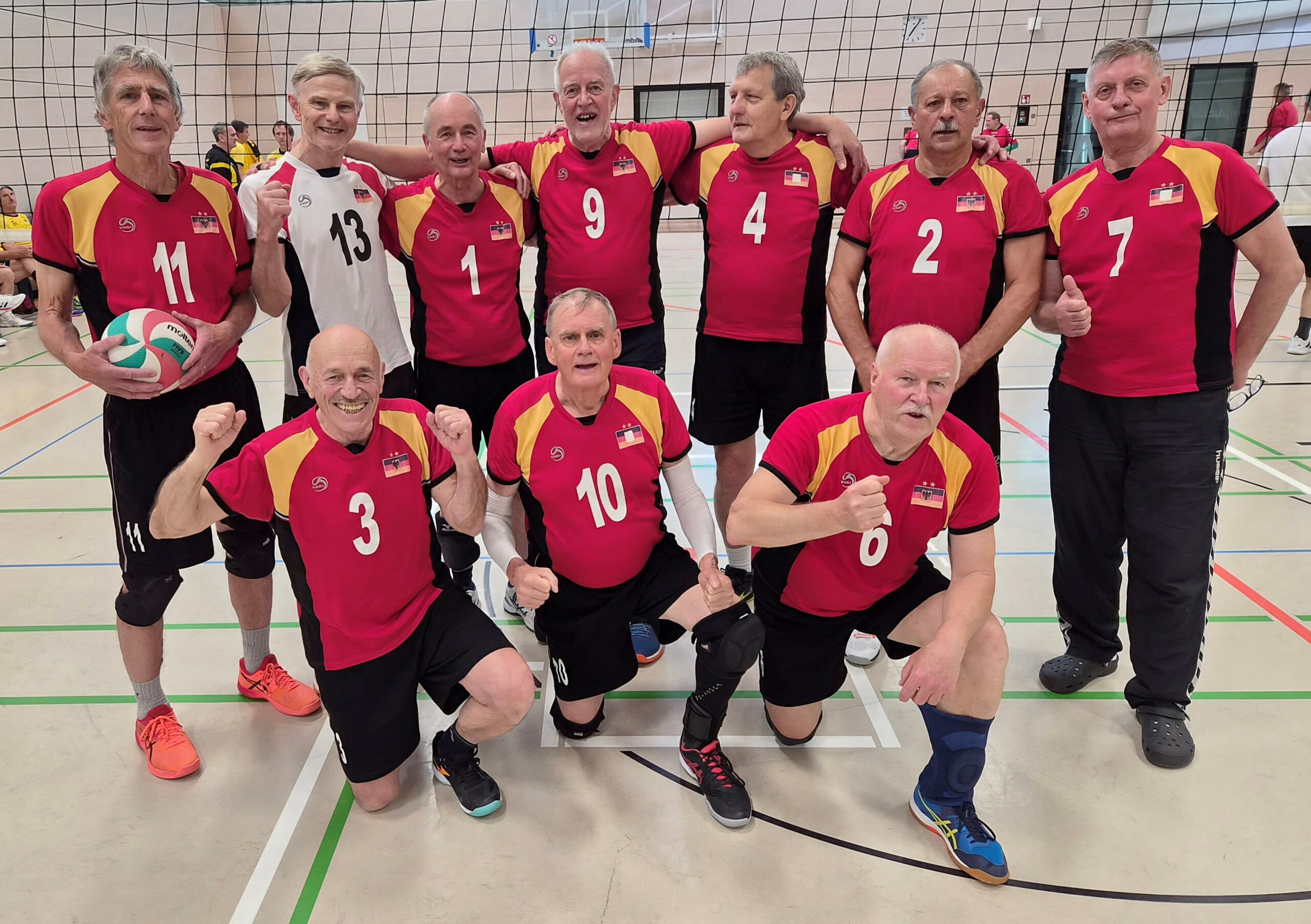 Du betrachtest gerade Deutscher Vizemeister TG Volleyballer Ü69 bei der DM erfolgreich